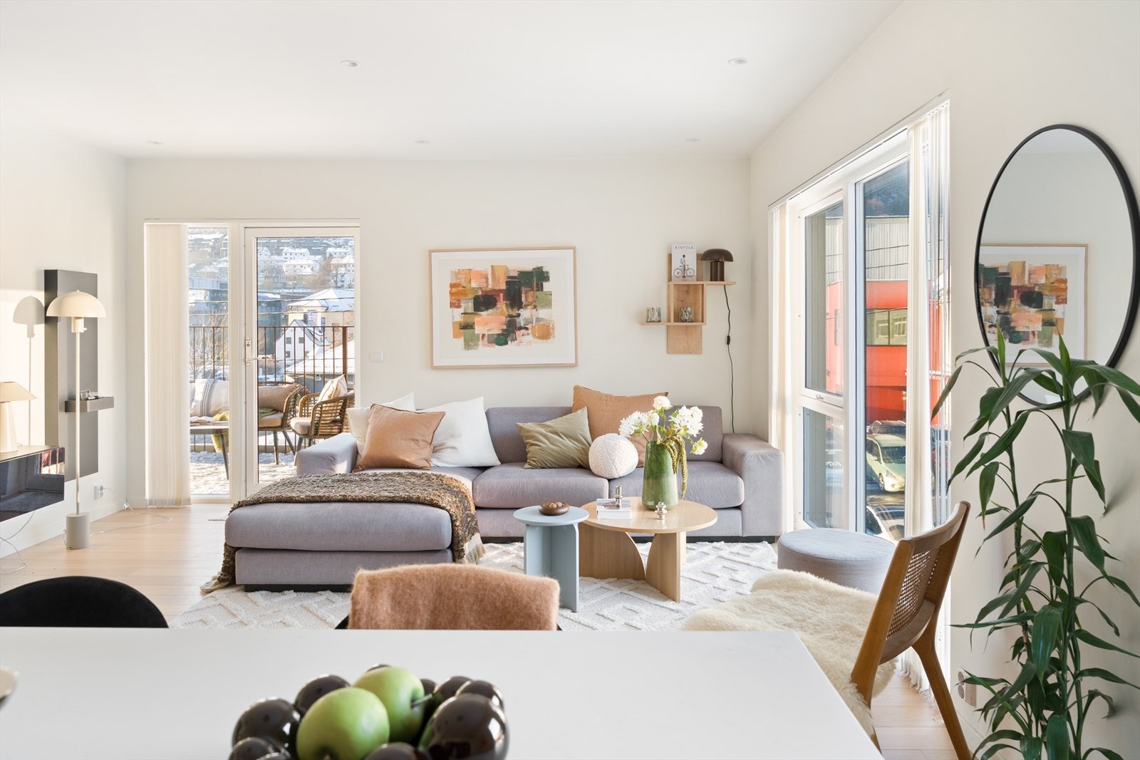 Det er utgang til en flott balkong målt til 7,4m². Galleribilde