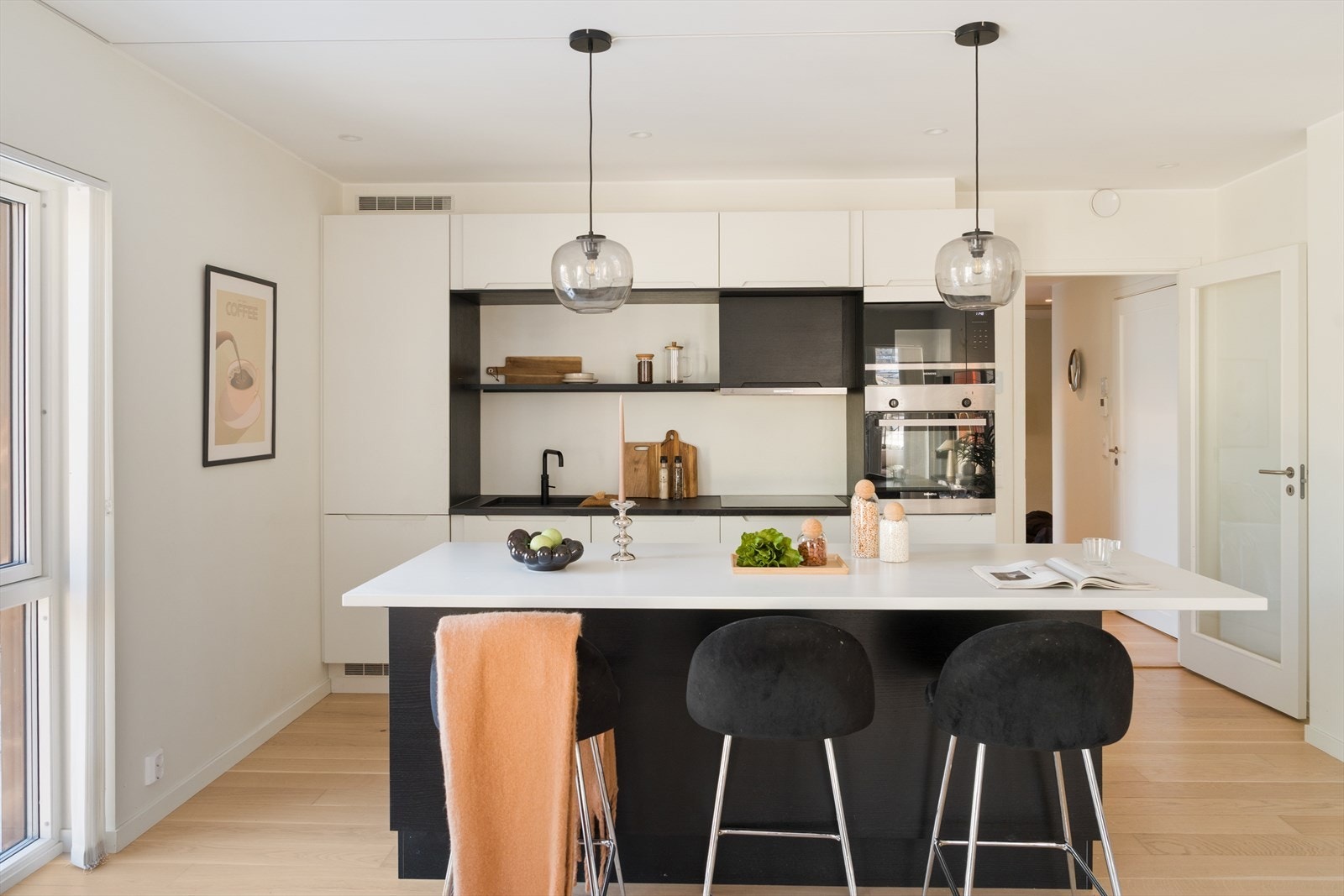 Stue/kjøkken er målt til hele 31.7m². Galleribilde