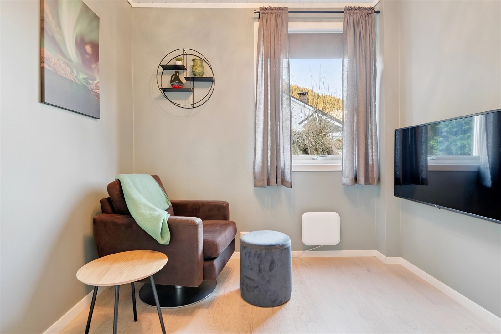 Tv-stue eller kontor - disponibelt rom merket som vaskerom på de godkjente tegningene Galleribilde