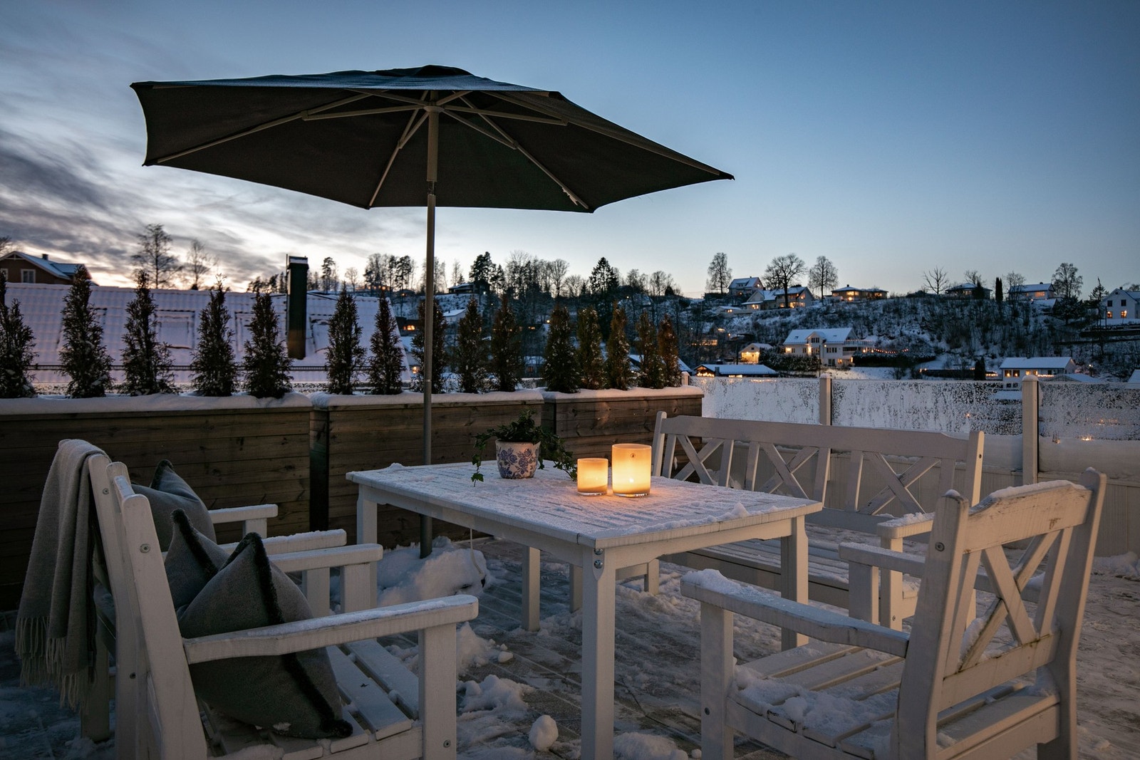 Her skinner solen til sent på kveld om sommeren. Galleribilde