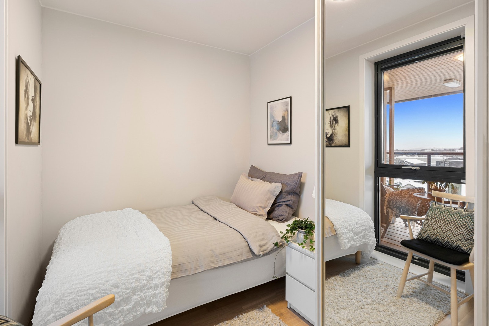 Det siste soverommet vender også ut mot inngangssiden, som hovedsoverommet. Galleribilde