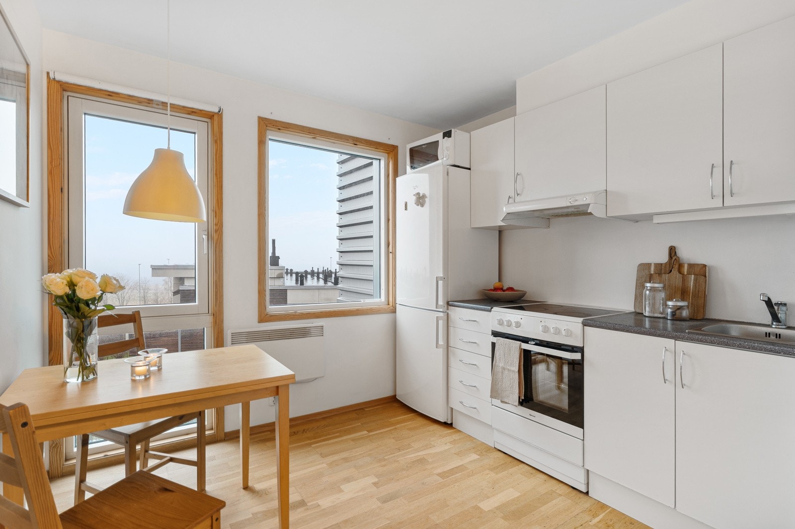 Kjøkkenet på hybeldelen er på 8 kvm. Galleribilde