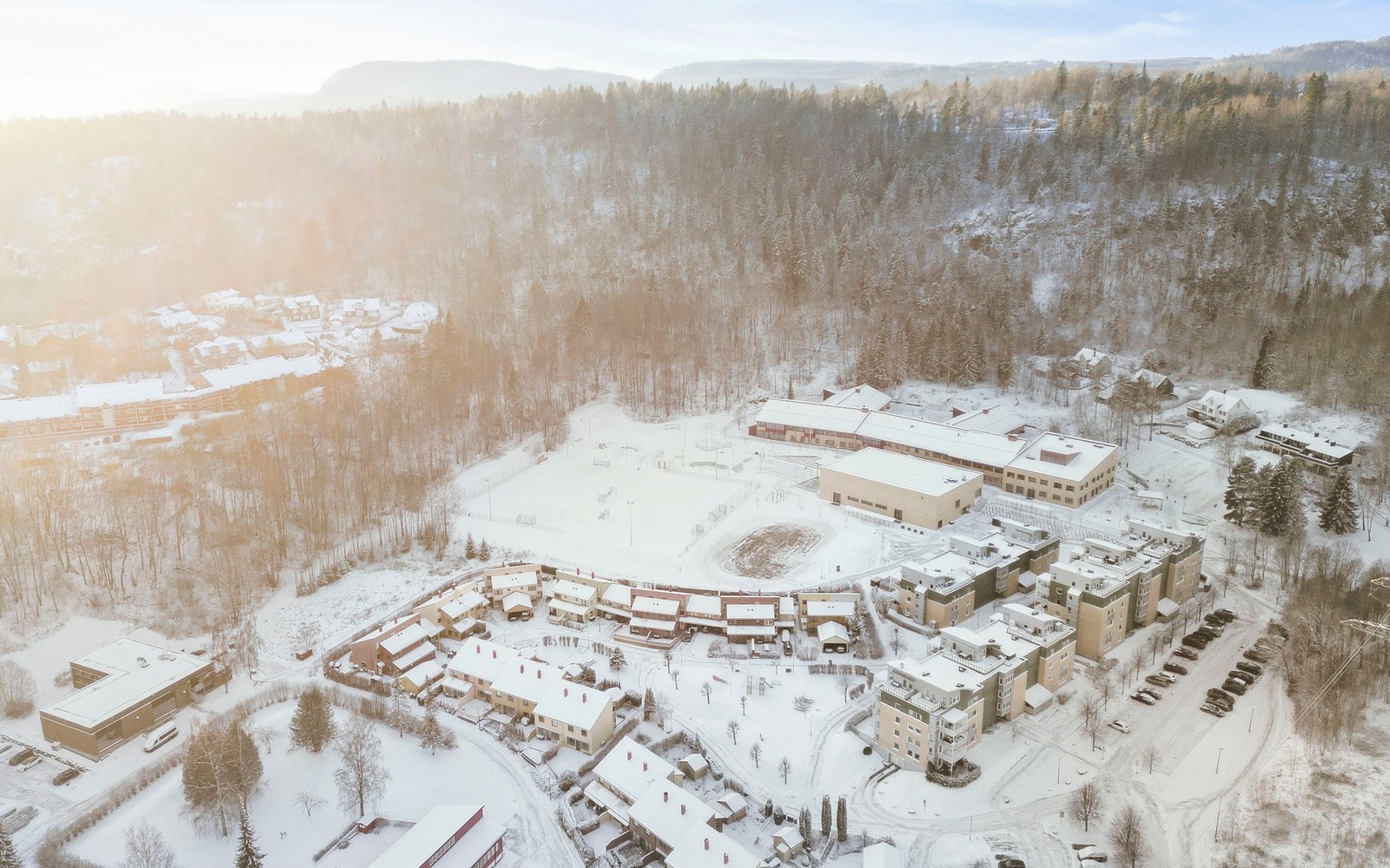Her bor du med marka rett utenfor døren og Sandvika sentrum bare minutter unna. Galleribilde