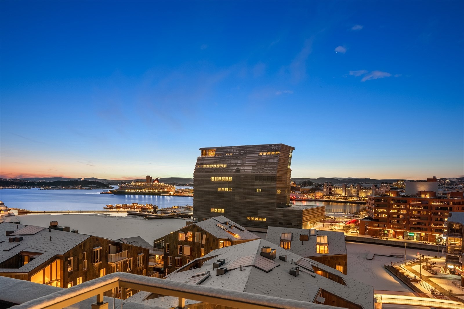 Utsikt fra takterrassen. Galleribilde