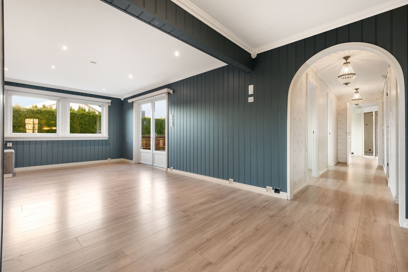 Stuen har gode møbleringsmuligheter og kan enkelt møbleres etter behov. Galleribilde