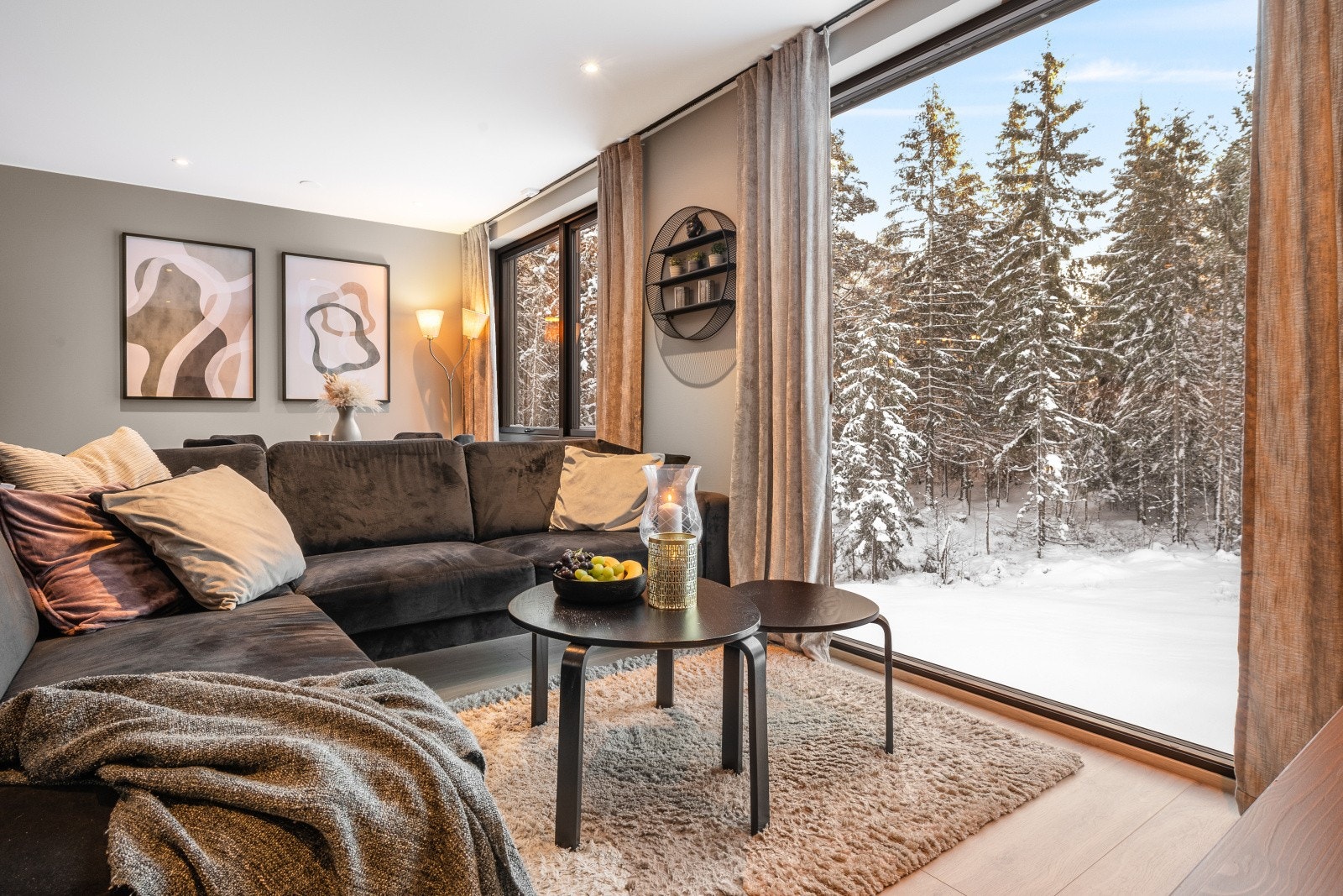 Å sitte her og se ut er som å betrakte et levende postkort. Her kan du senke skuldrene og finne roen etter en travel dag. Galleribilde