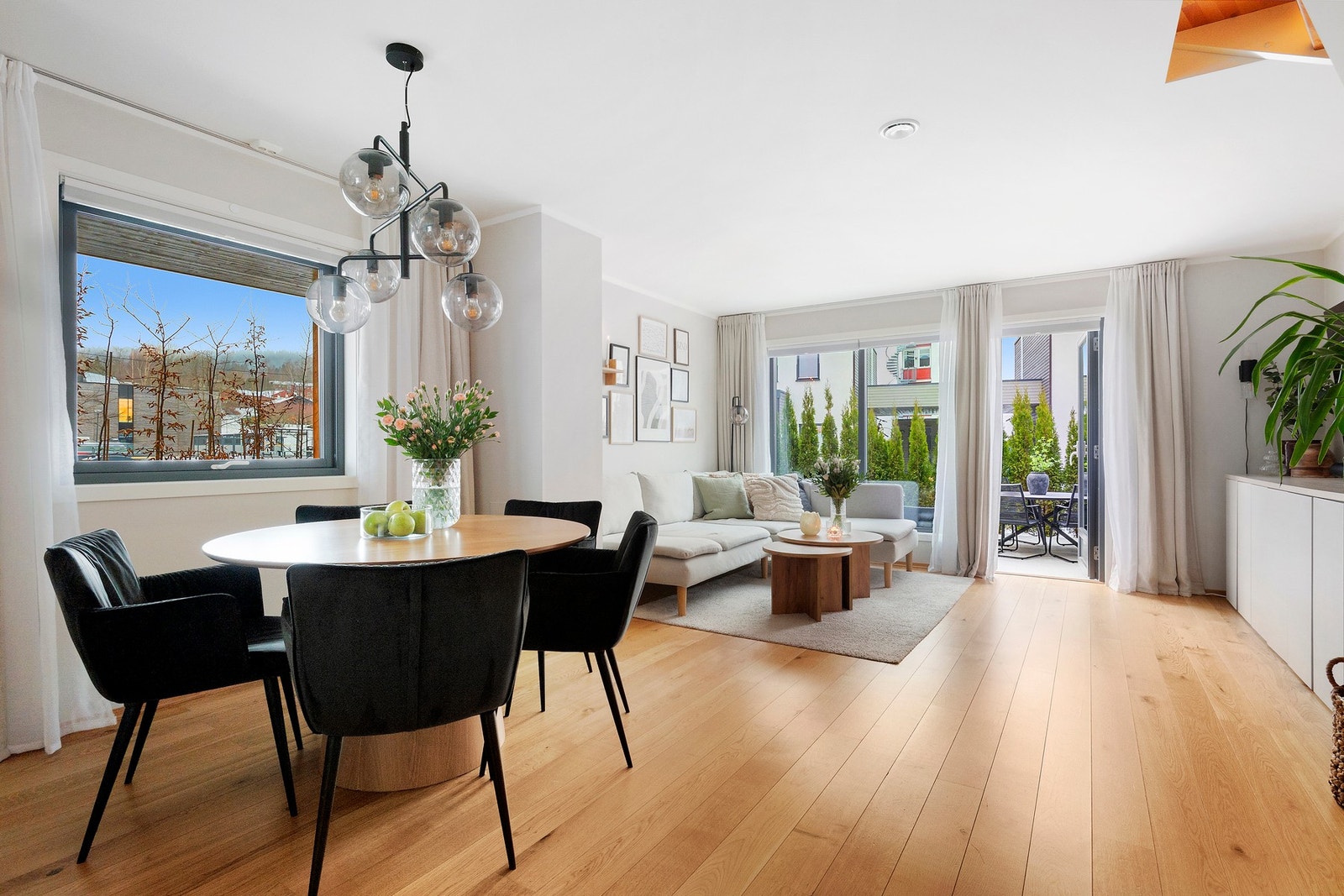 Dette er en moderne innholdsrik familiebolig beliggende i et etablert og barnevennlig boligområde på Vøyenenga Galleribilde