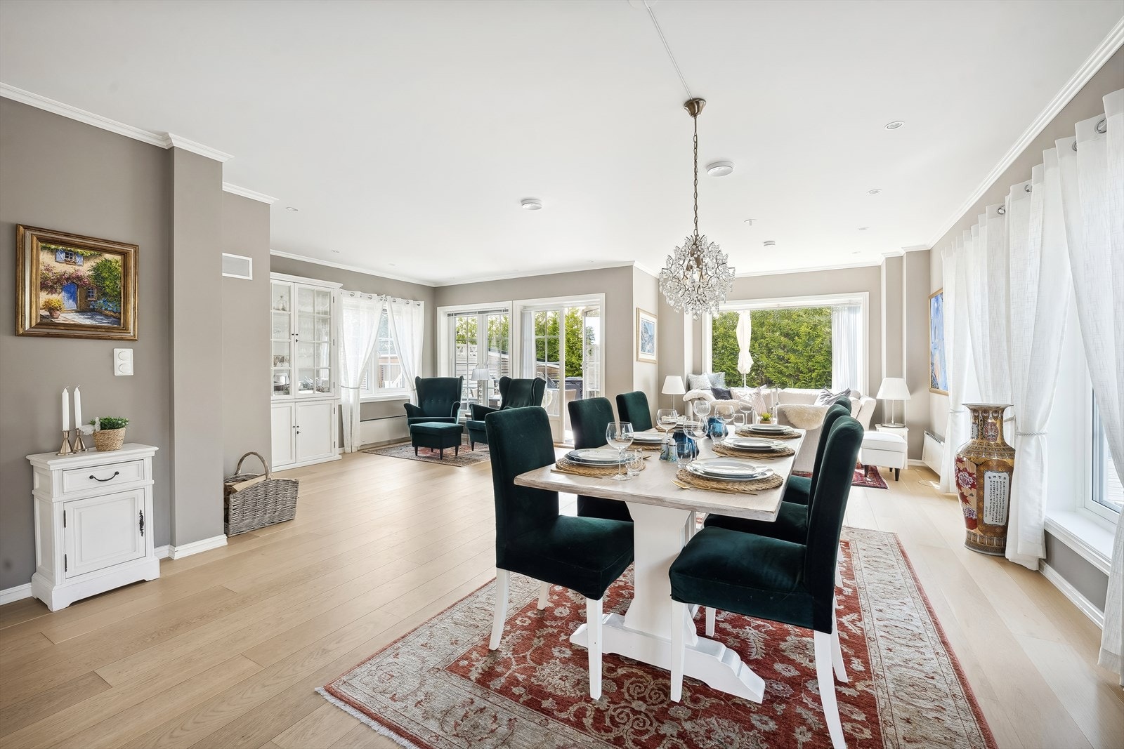 Gjennomgående moderne standard fra 2014 Galleribilde