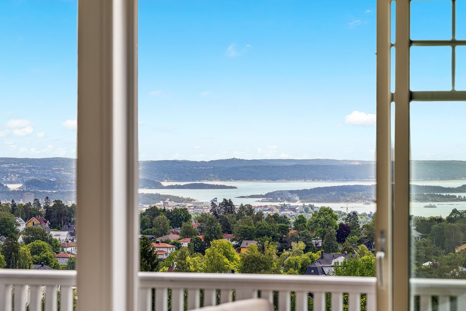 Boligen vender opp imot Dagaliveien. Øvre Løkkaskogen. Holmen skoles ligger rundt 600 meter unna til fots Galleribilde