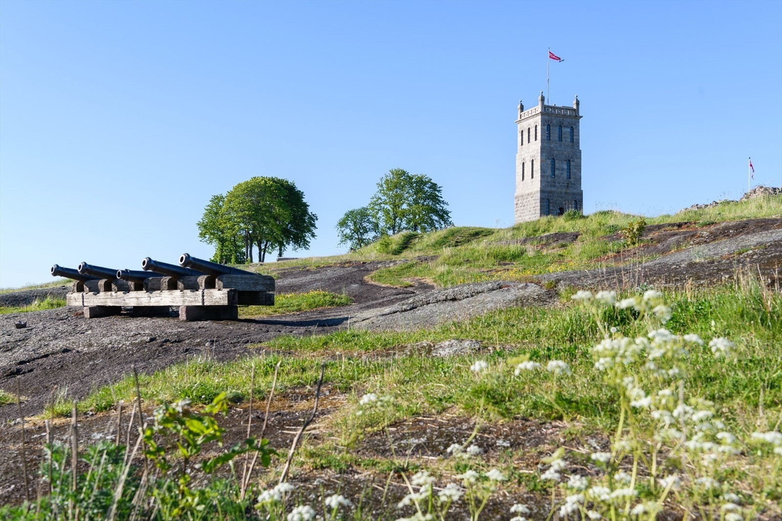 Kort vei til tur- og rekreasjonsmuligheter. Avbildet er Slottsfjellet. Galleribilde