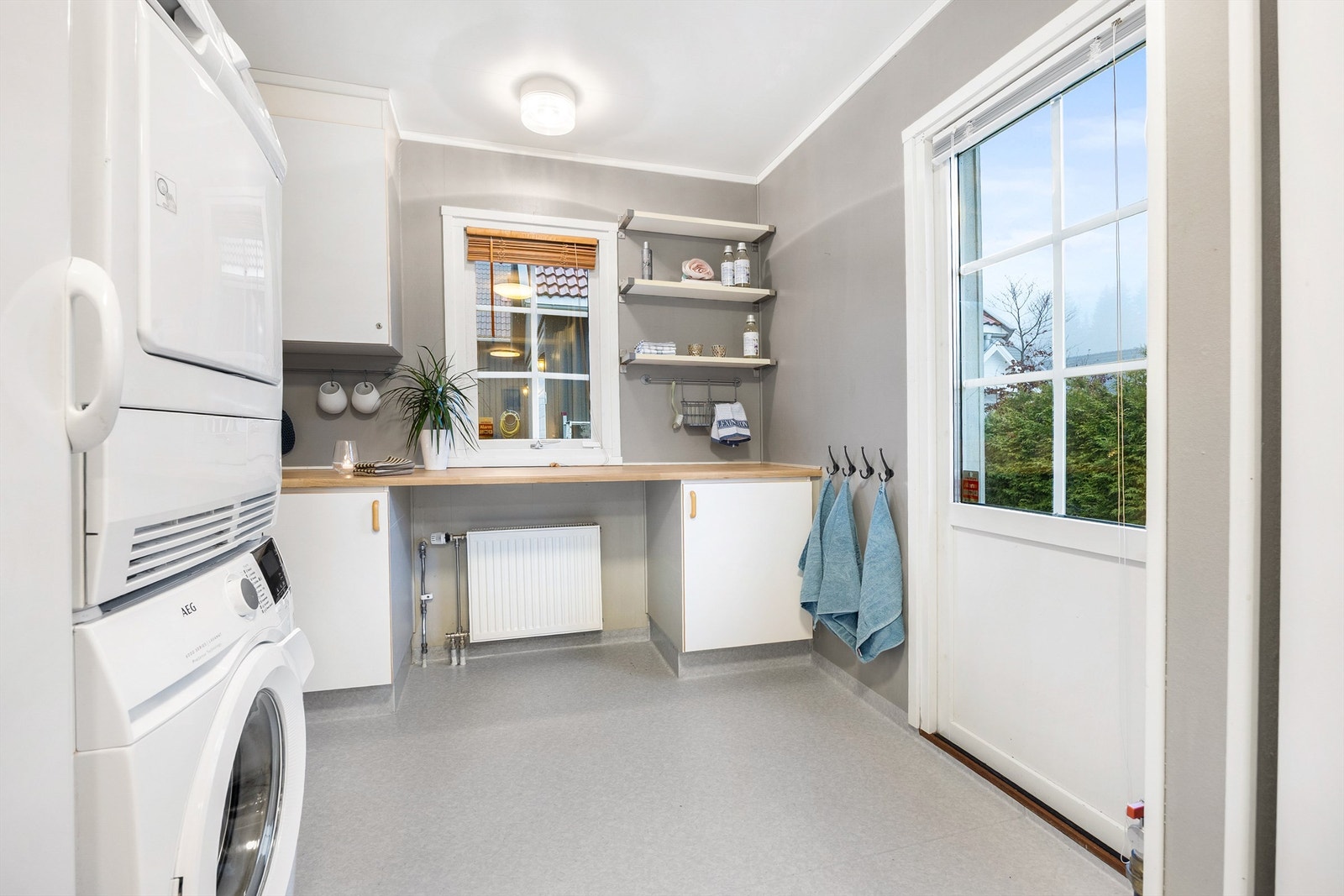 Praktisk vaskerom med egen inngang Galleribilde
