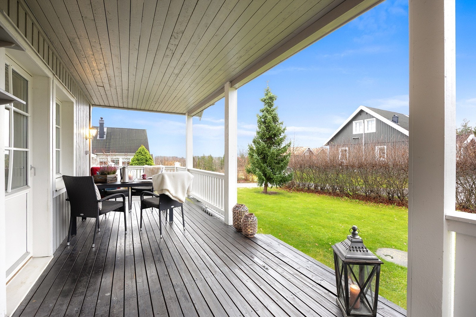 Delvis overbygget terrasse Galleribilde