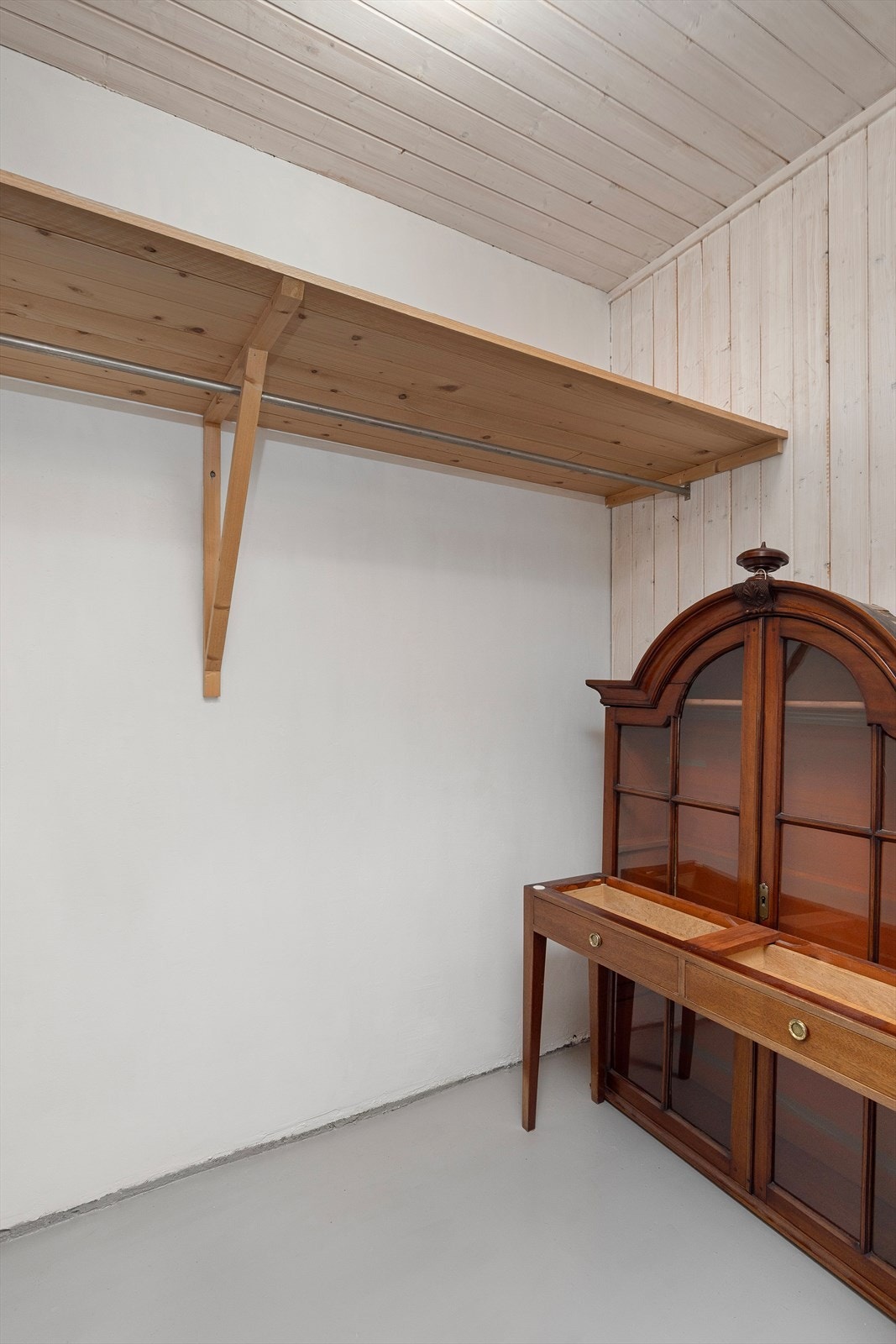 Underetasjen har hele tre boder Galleribilde