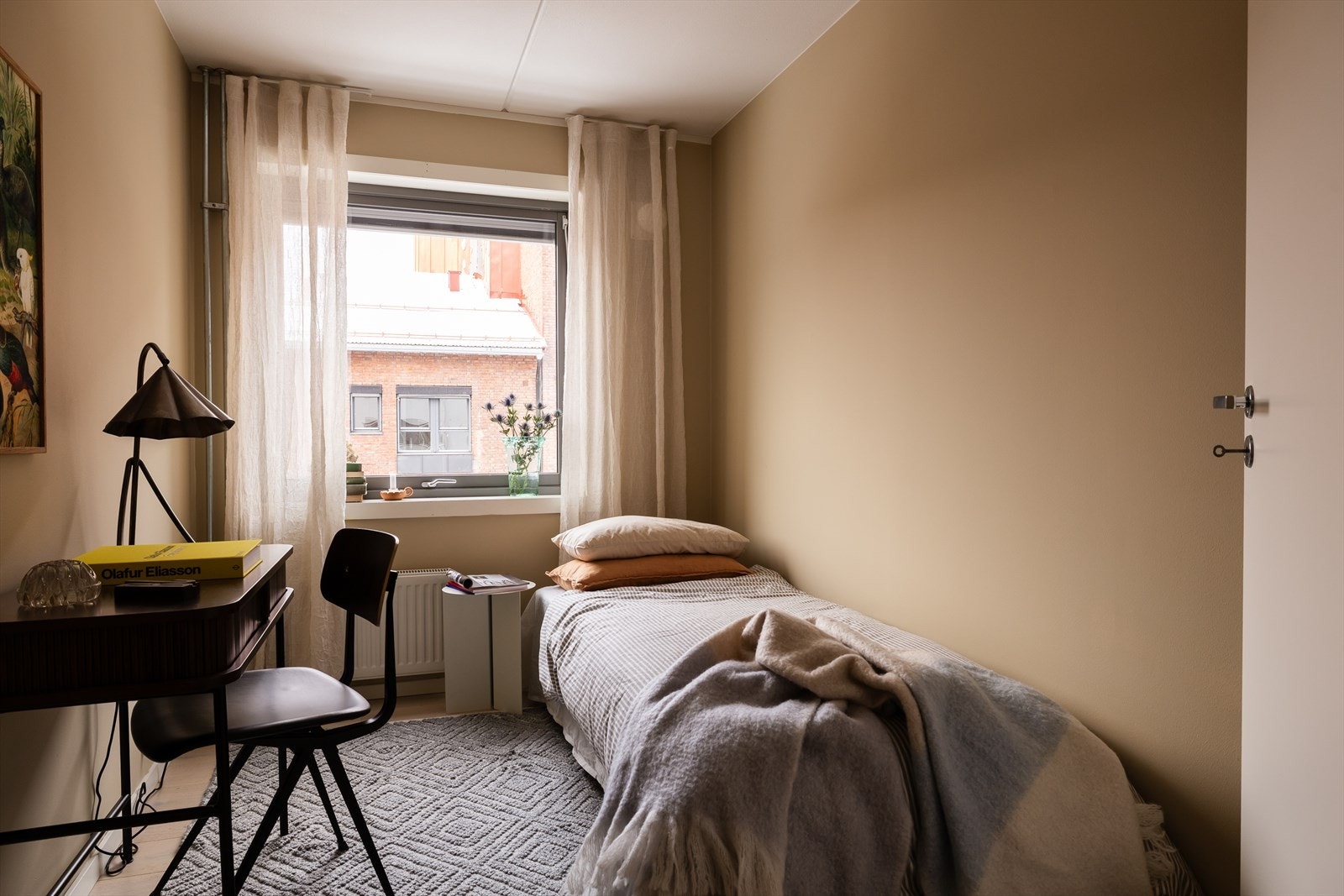 Soverom 3 er også et godt rom med plass til seng, nattbord, kontorpult / garderobeskap. Galleribilde