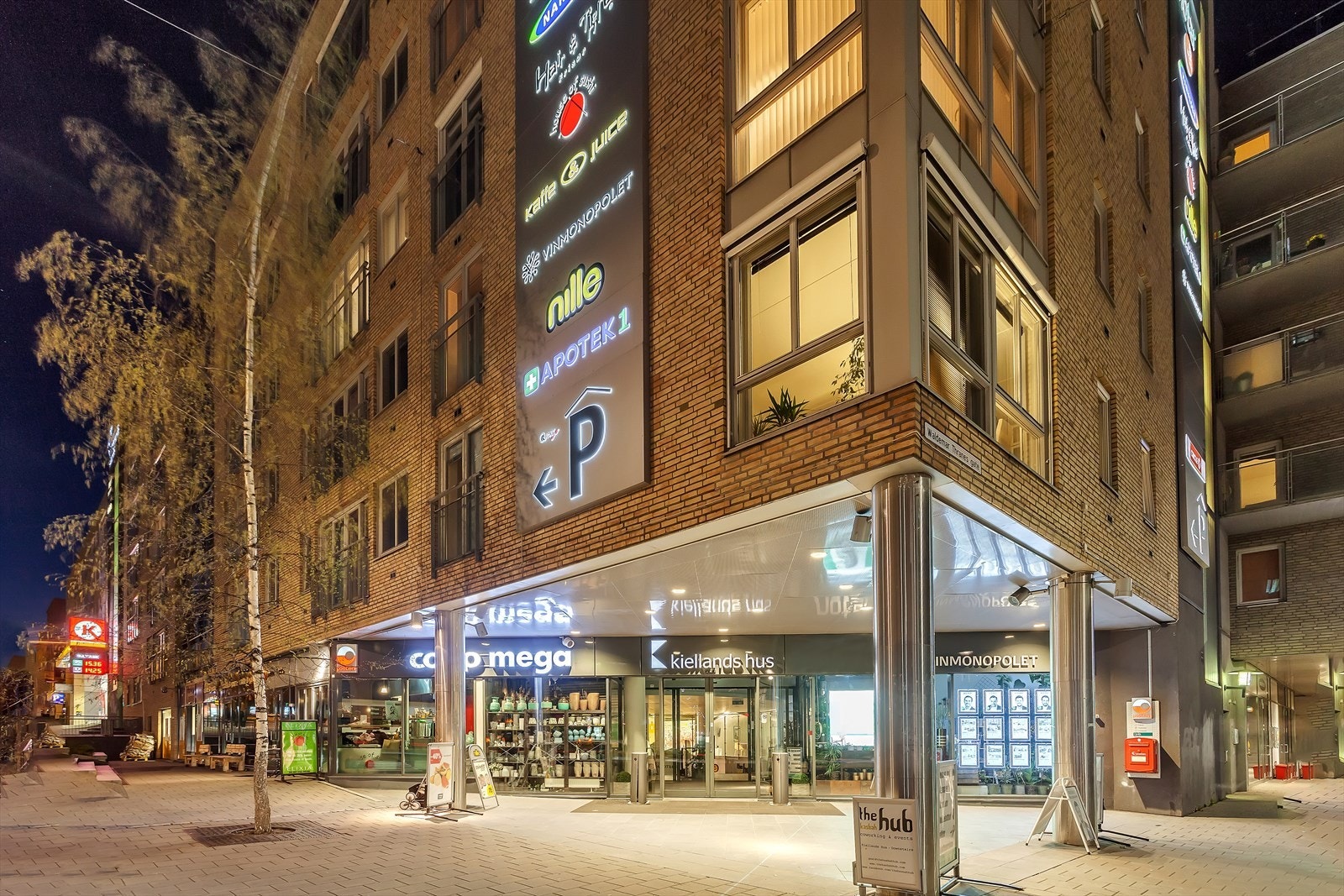 Kiellands hus tilbyr det meste du trenger i hverdagen, kun minutt fra leiligheten. Galleribilde