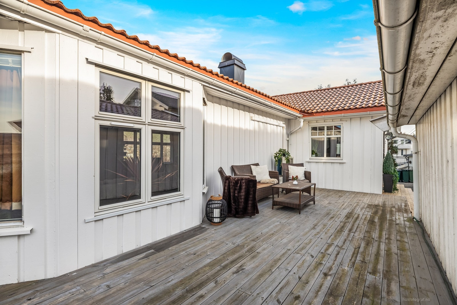 Det er også direkte adkomst til terrassen i 1. etasje fra gårdsplassen Galleribilde