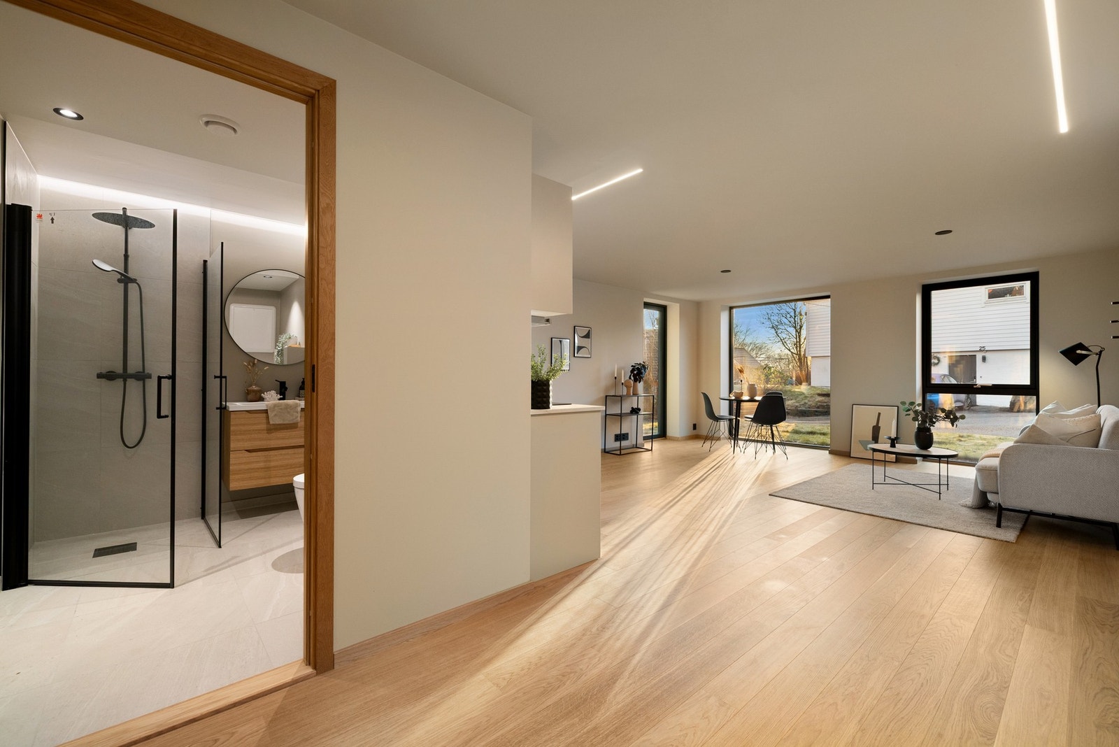 Denne delen av huset har mulig potensial for utleie. Med enklere justering kan denne delen av huset få eget inngangsparti. Galleribilde