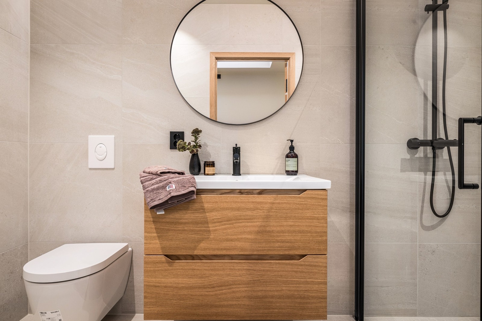 (Bad i 2. etasje) Huset har totalt fire baderom. Galleribilde