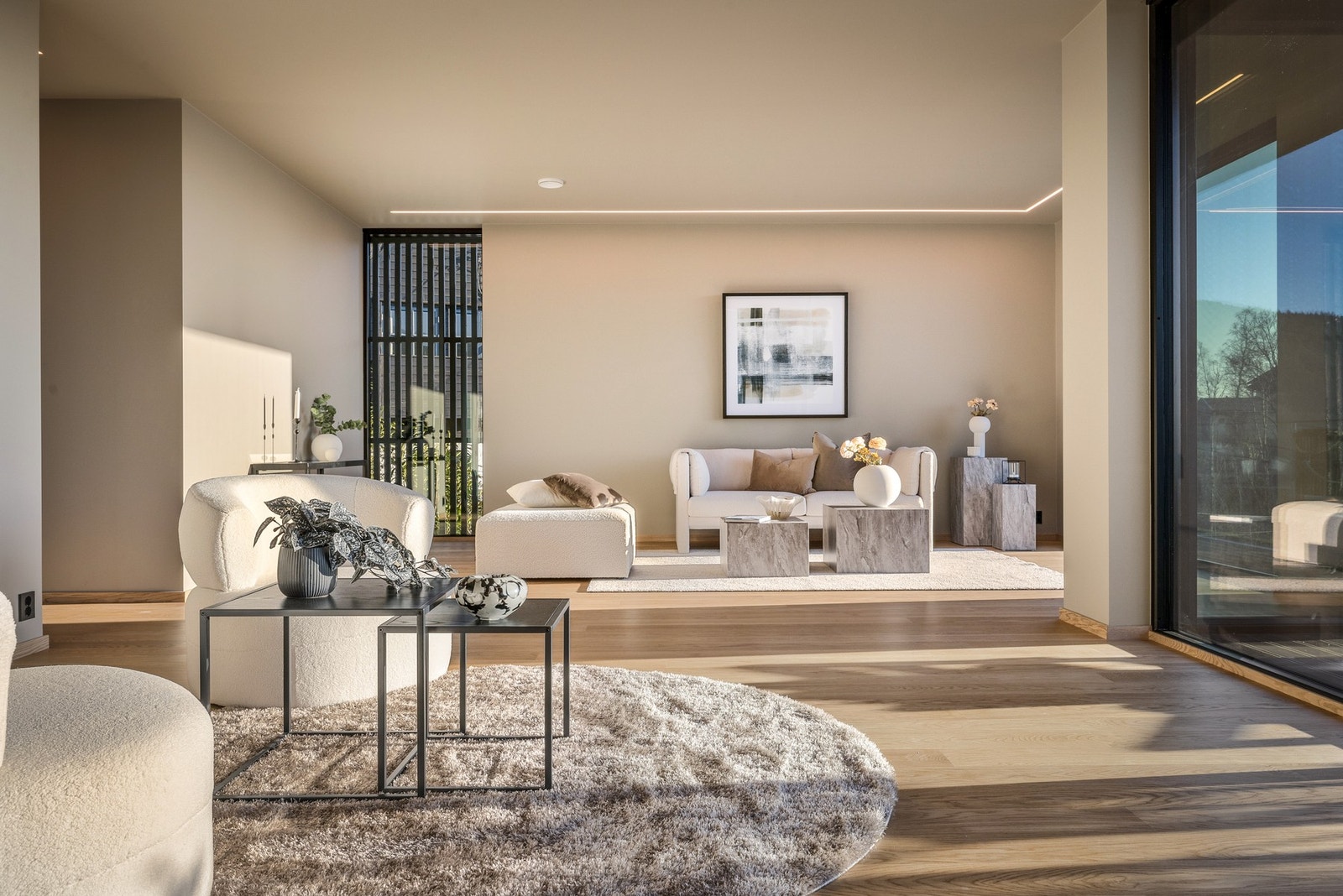 Gulvene er lagt med en-stavs eikeparkett av type Boen Eik Andante. Galleribilde