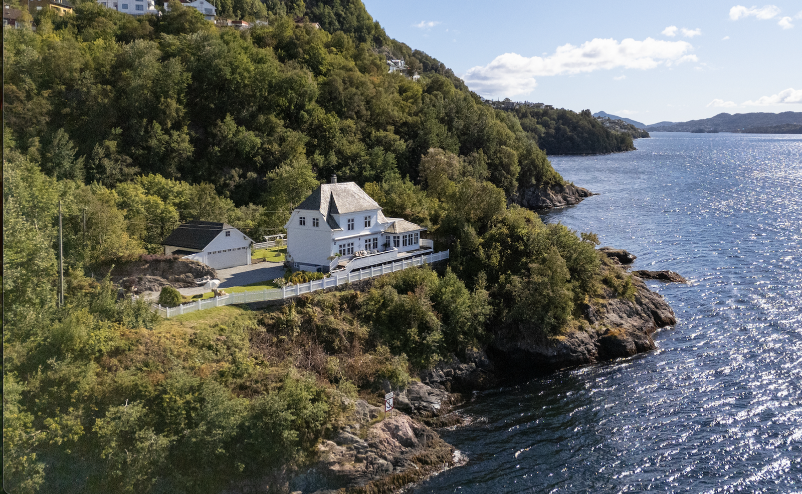 Mekleriet eiendomsmegling ved Tor Ramsøy har gleden av å presentere Vikavegen 16! Galleribilde