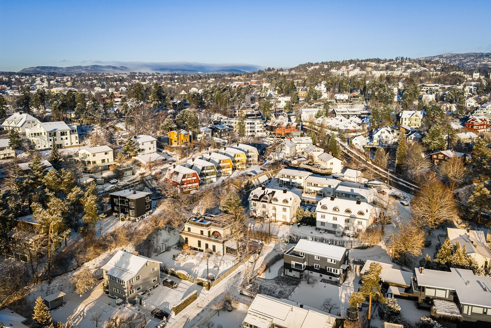 CC Vest, Karenslyst allé, Harbitz Torg og Skøyen ligger alle i kort avstand, og byr på alt fra delikatesseforretninger og vinmonopol til treningssentre, apotek og nisjebutikker - Coop Prix Bestum ligger et steinkast unna Galleribilde