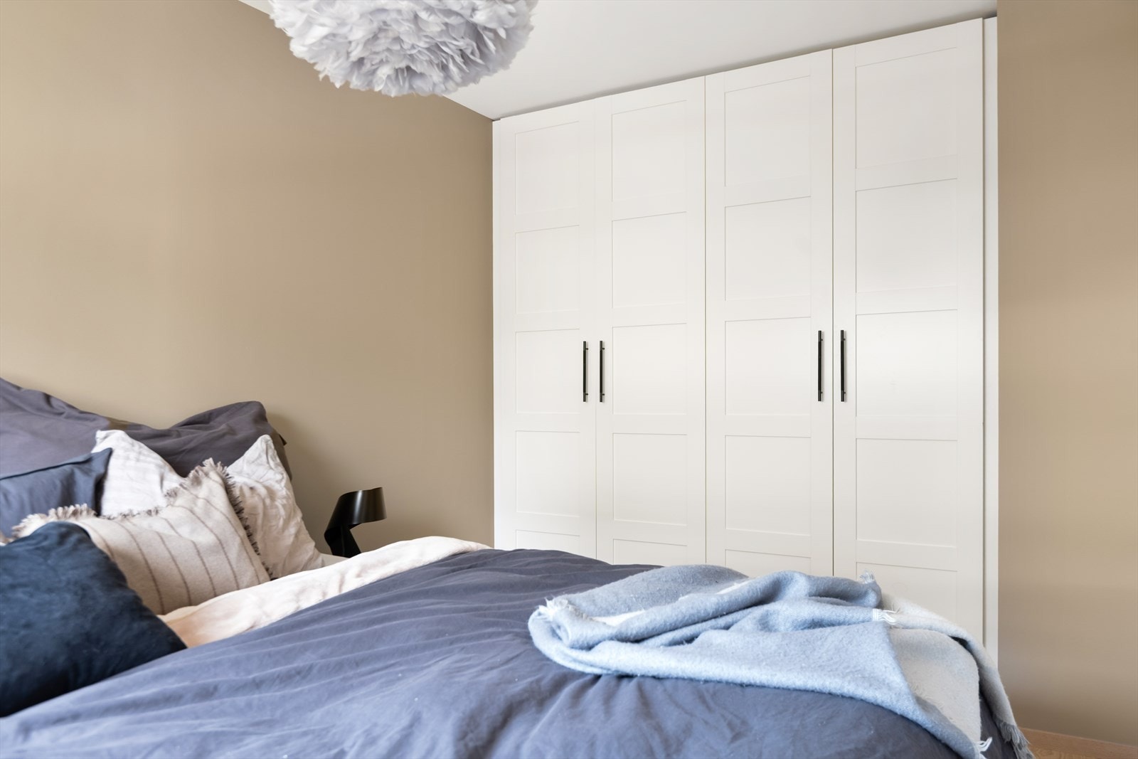 Her har du i tillegg garderobeskap til oppbevaring. Galleribilde