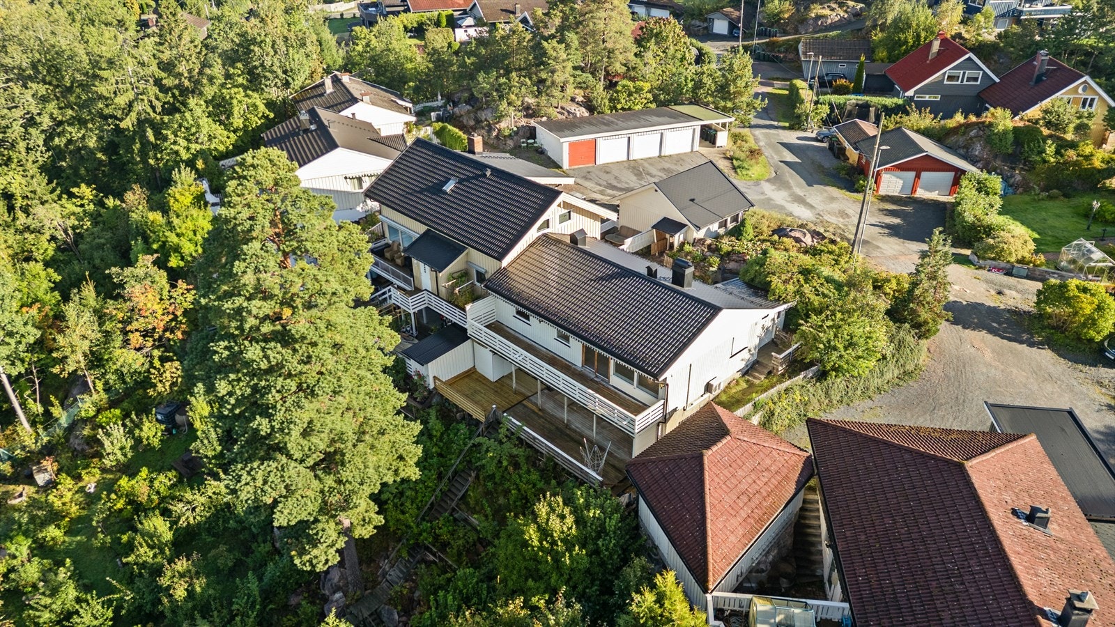 For barnefamilier er det kort vei til Sætre skole og Sætre ungdomsskole. Galleribilde