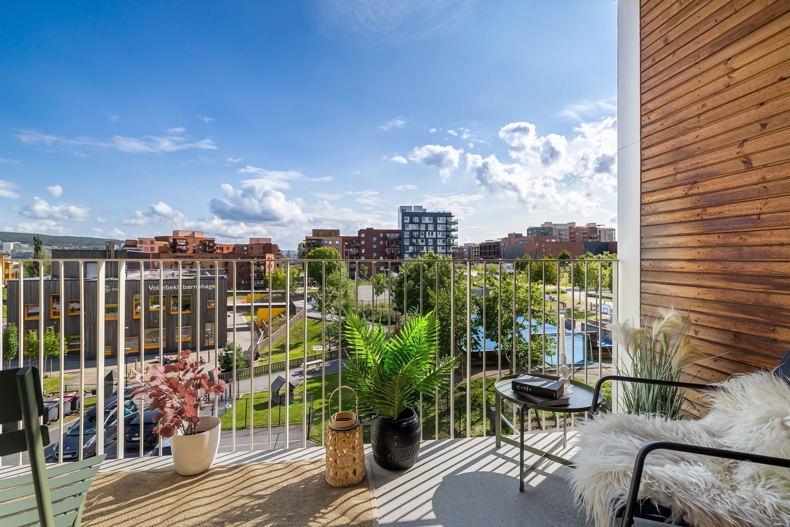 Rekkverkshøyden er målt til 1,05 meter. Galleribilde