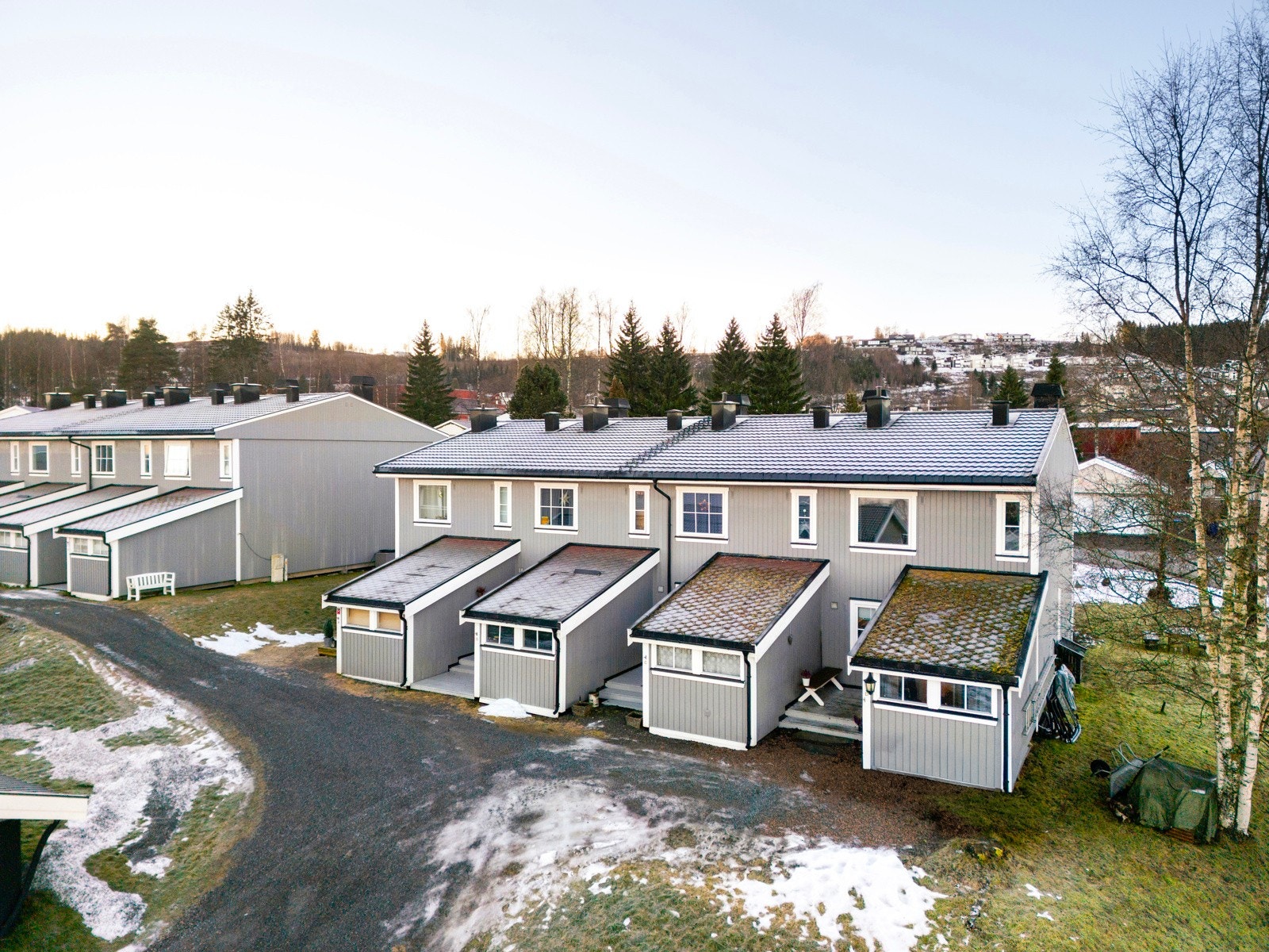 Fra boligen er det gangavstand til Kopperud skole, og området er svært barnevennlig. Galleribilde