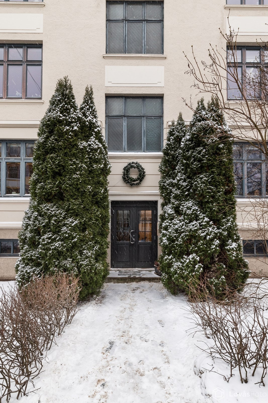 Pent inngangsparti med adkomst fra Suhms Gate. Galleribilde