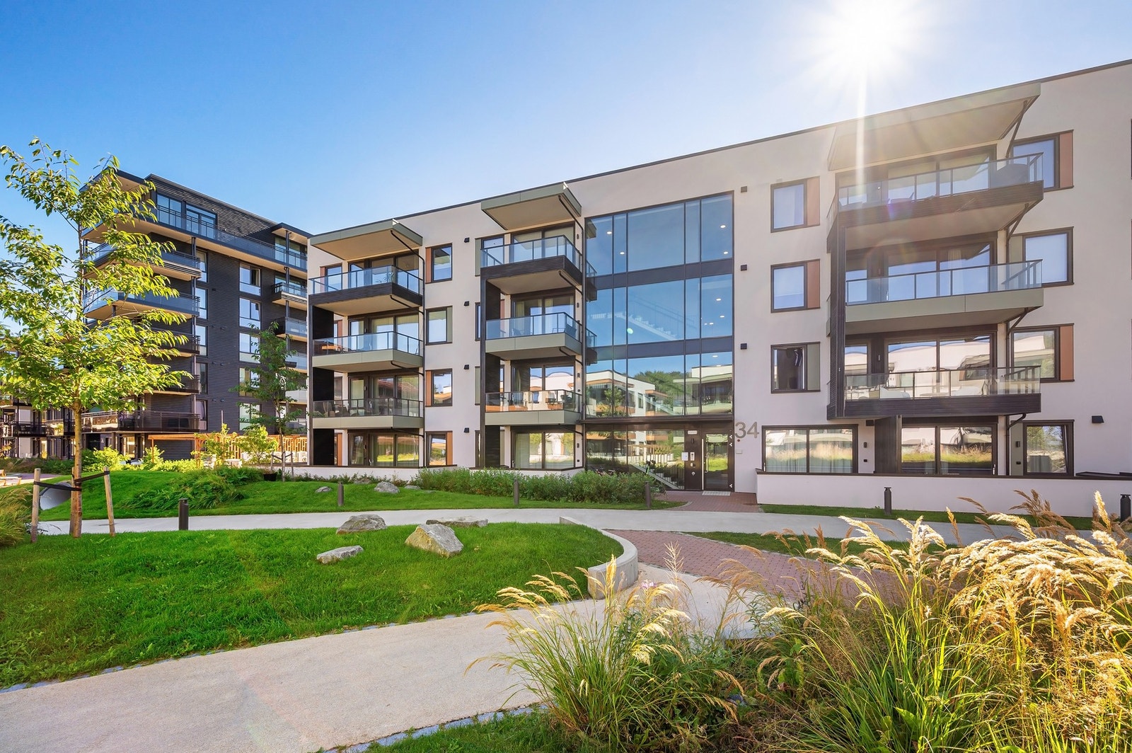 Nyhavna er et område i vekst og tilbyr en sentral beliggenhet. Herfra er det ca 7 minutters gange til city lade og ca 15 minutter til solsiden. Galleribilde