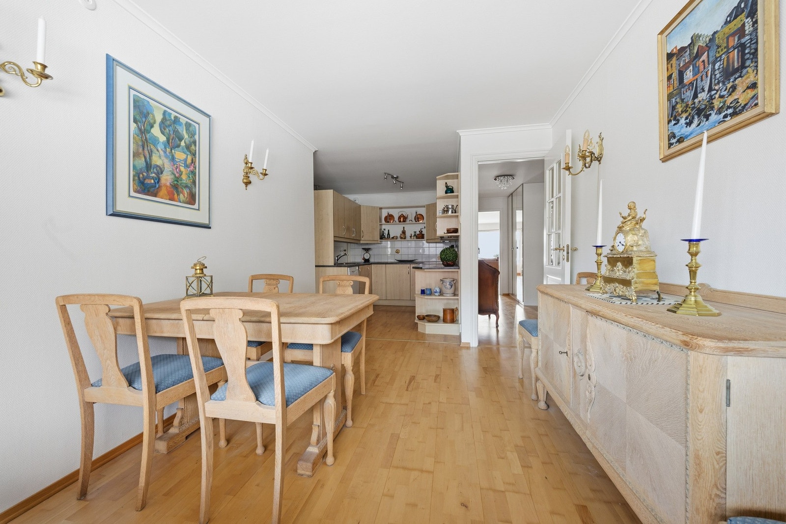 Kjøkkenet er adskilt fra stuen. Galleribilde