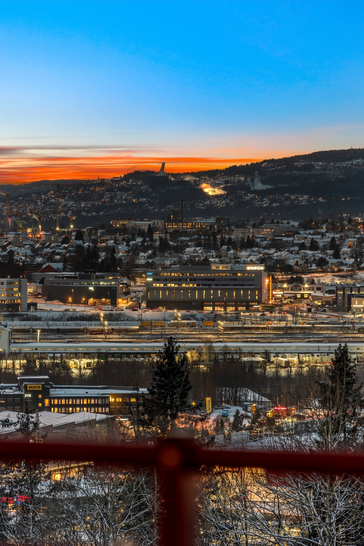 Herlig utsikt hvor man kan man følge døgnet og årstidene. Galleribilde