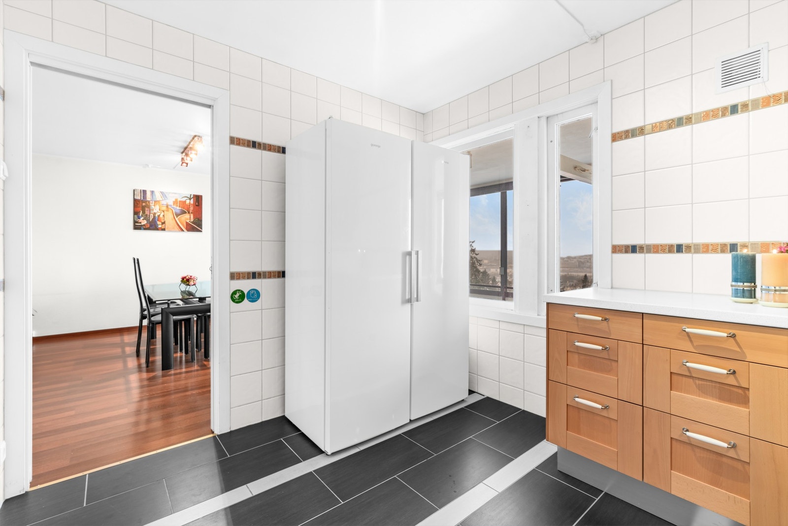 Rommet ligger adskilt fra stuen og holder en god størrelse. Galleribilde