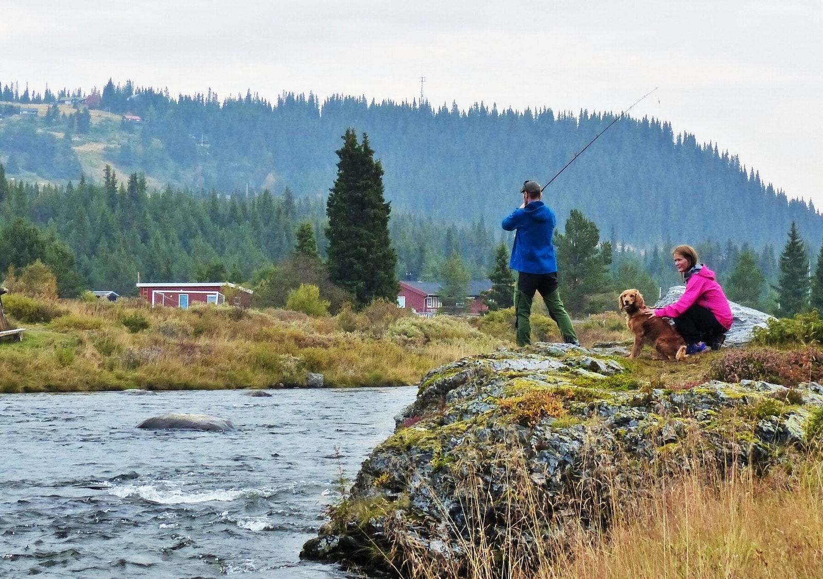 Området kan by på friske fjellvann, gode fiskemuligheter, et variert turterreng og storslått natur. Elva Tisleia er en av Norges beste fjellørretelver og fluefiskere er et vanlig syn her. Galleribilde