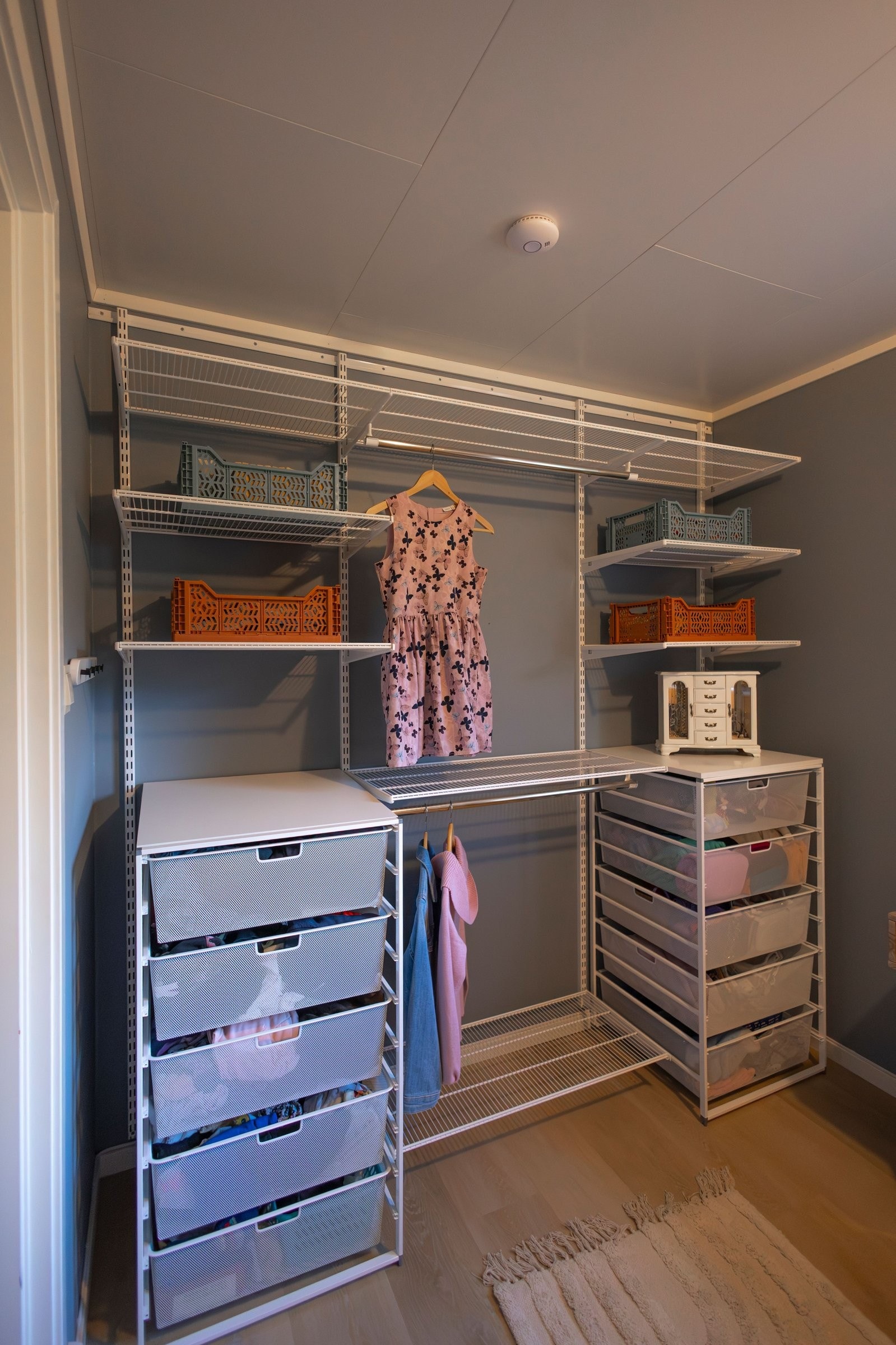 Romslig bod. Kan bli et flott walk-in closet om det skulle være ønskelig. Galleribilde