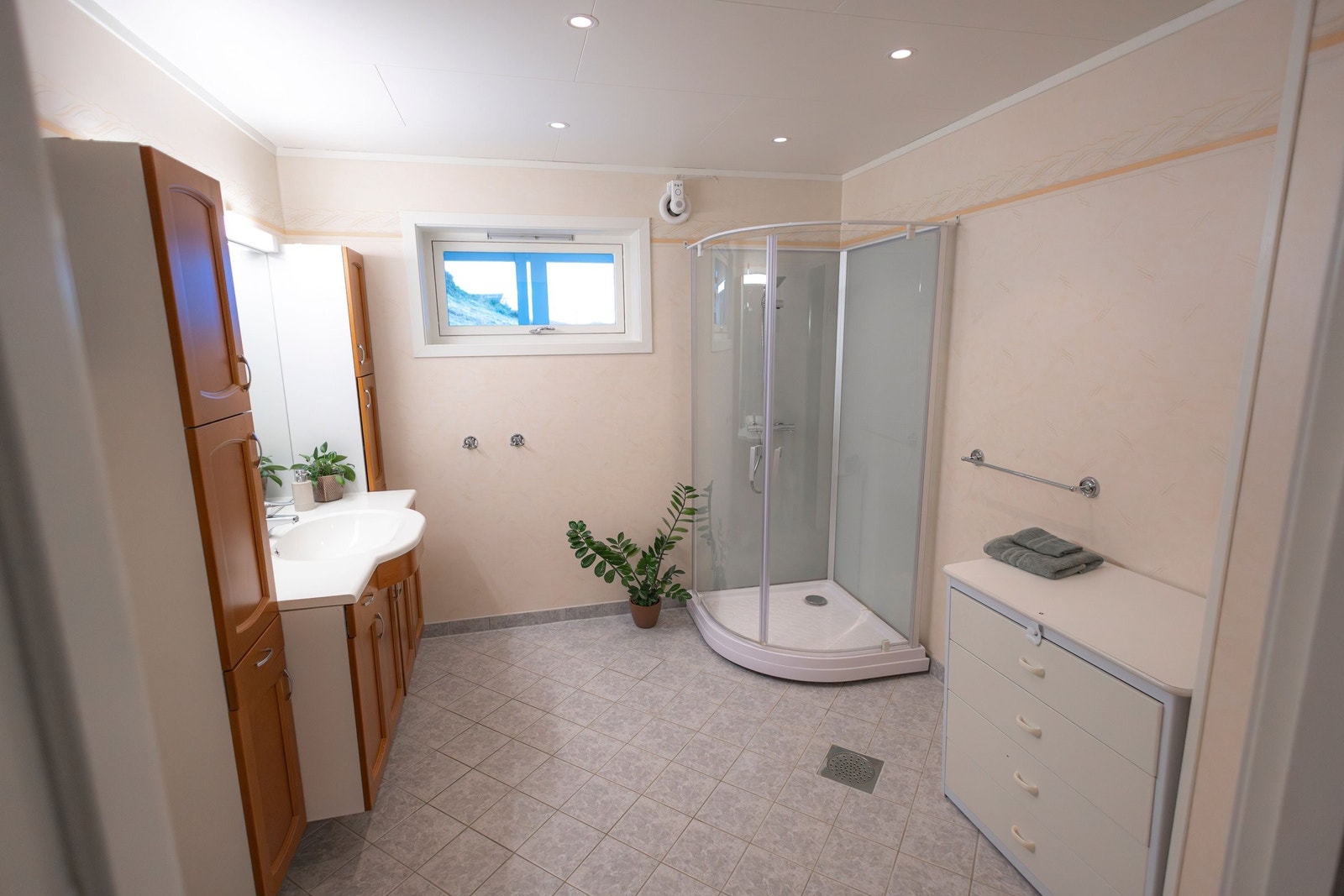 Bad i underetasje med god størrelse. Galleribilde