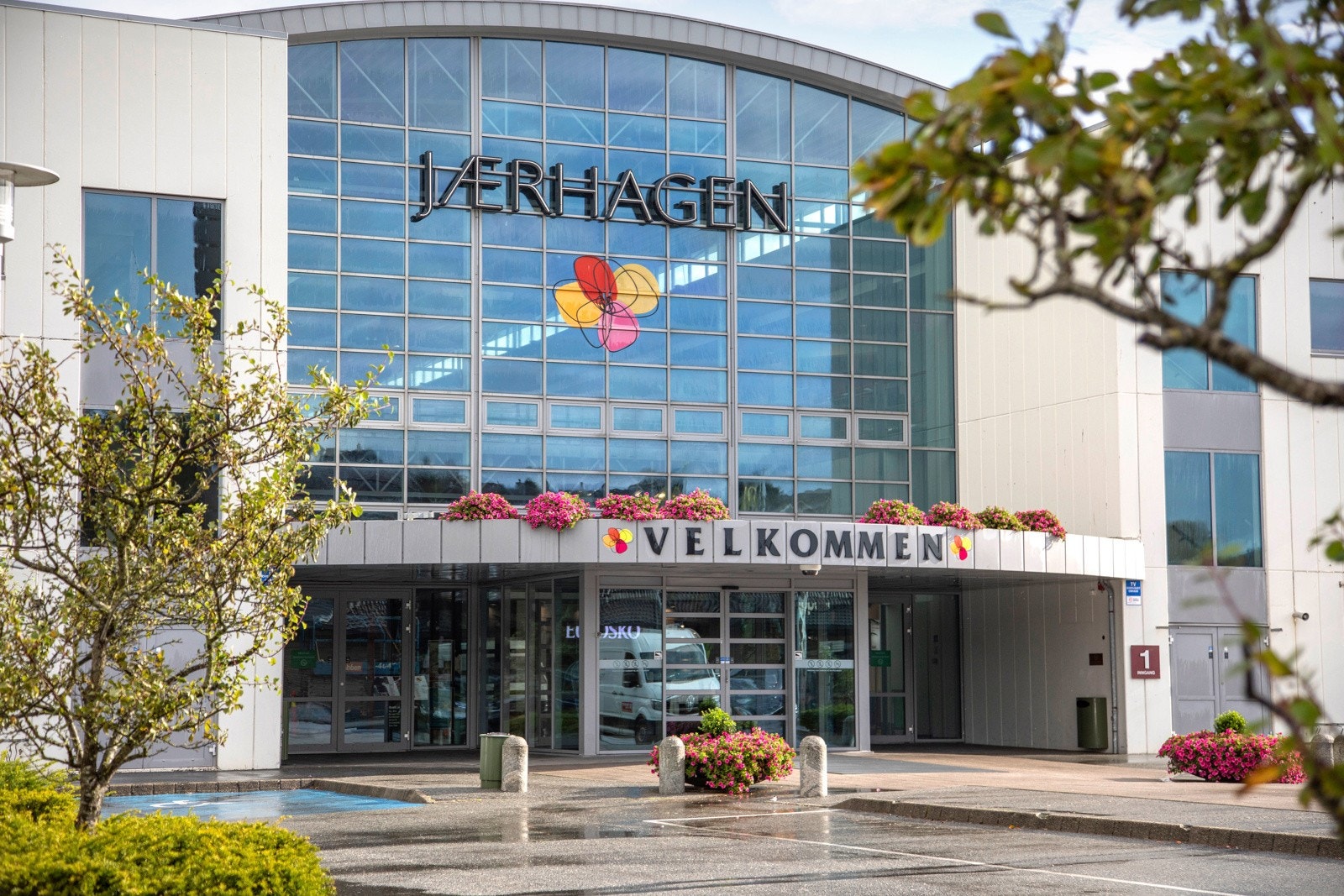 Jærhagen kjøpesenter ligger en kort spasertur unna. Galleribilde