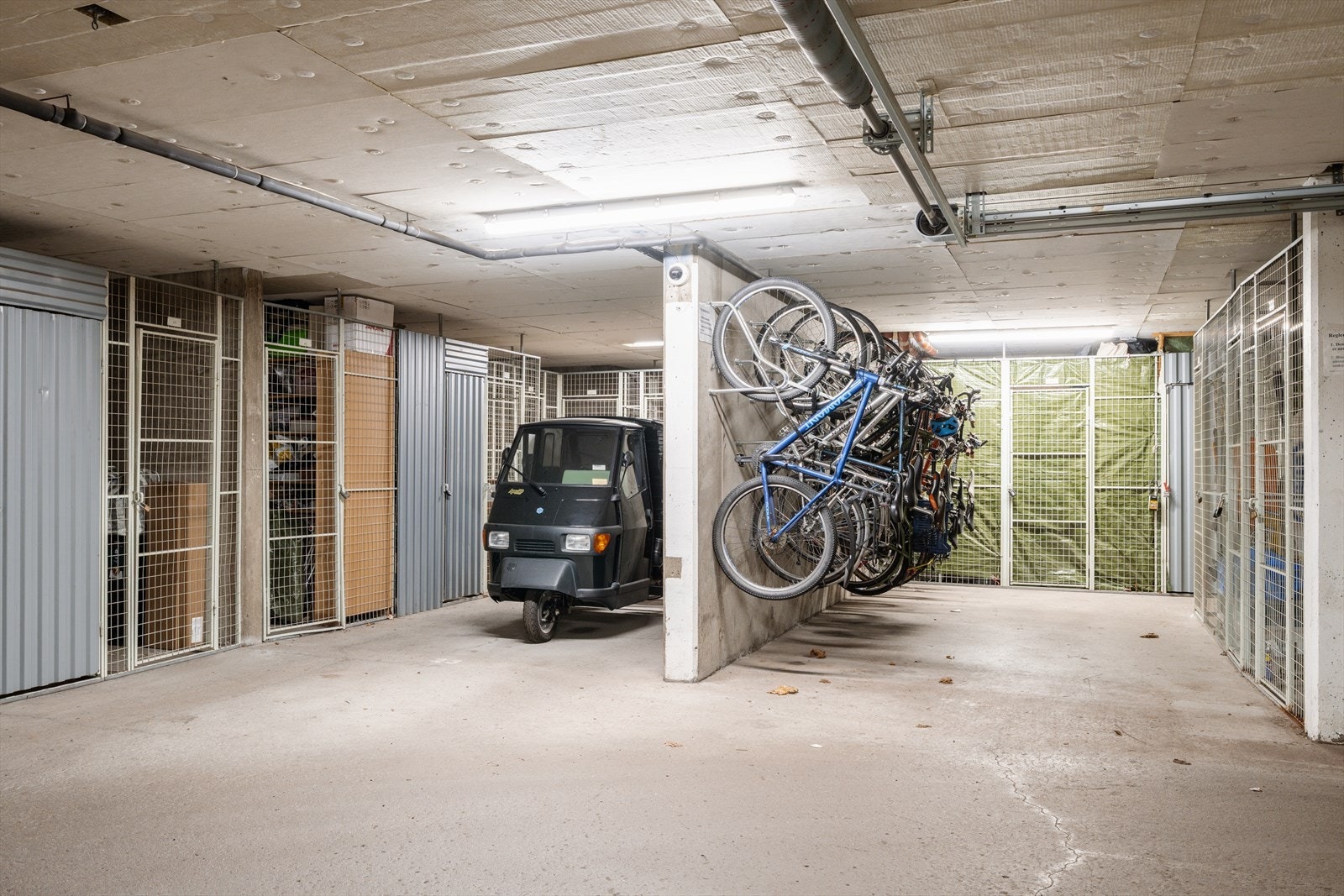 Leiligheten disponerer en kjellerbod på 4 m² for ekstra lagringsplass. Galleribilde