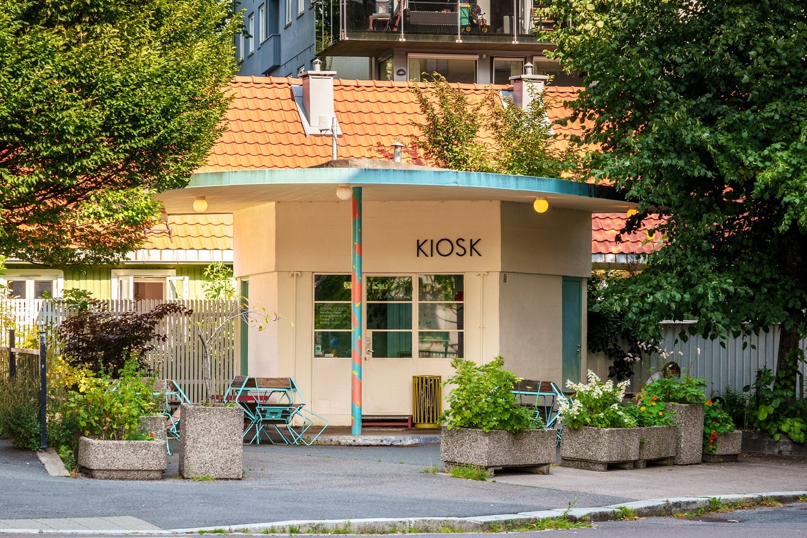 I nærheten ligger nabolagscafèen Kiosk! med sine gode bakverk og kaffe. Galleribilde