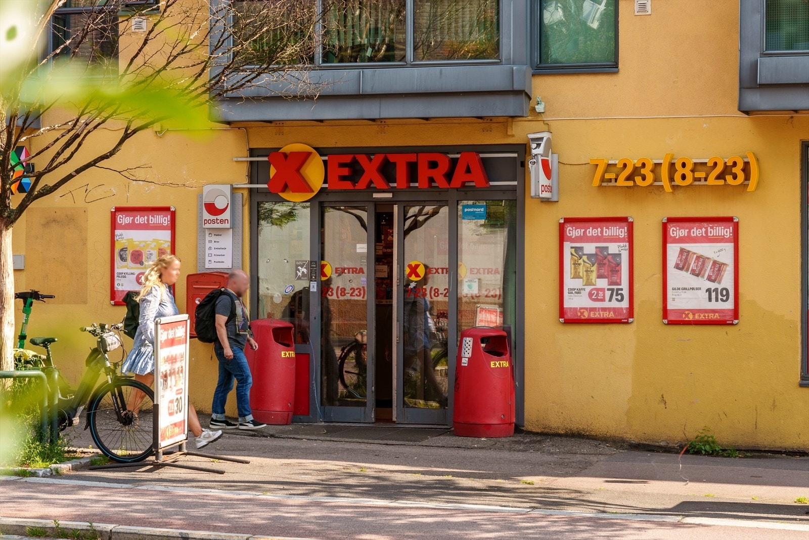 I umiddelbar nærhet finner du Extra med post i butikk, praktisk for hverdagen. Galleribilde