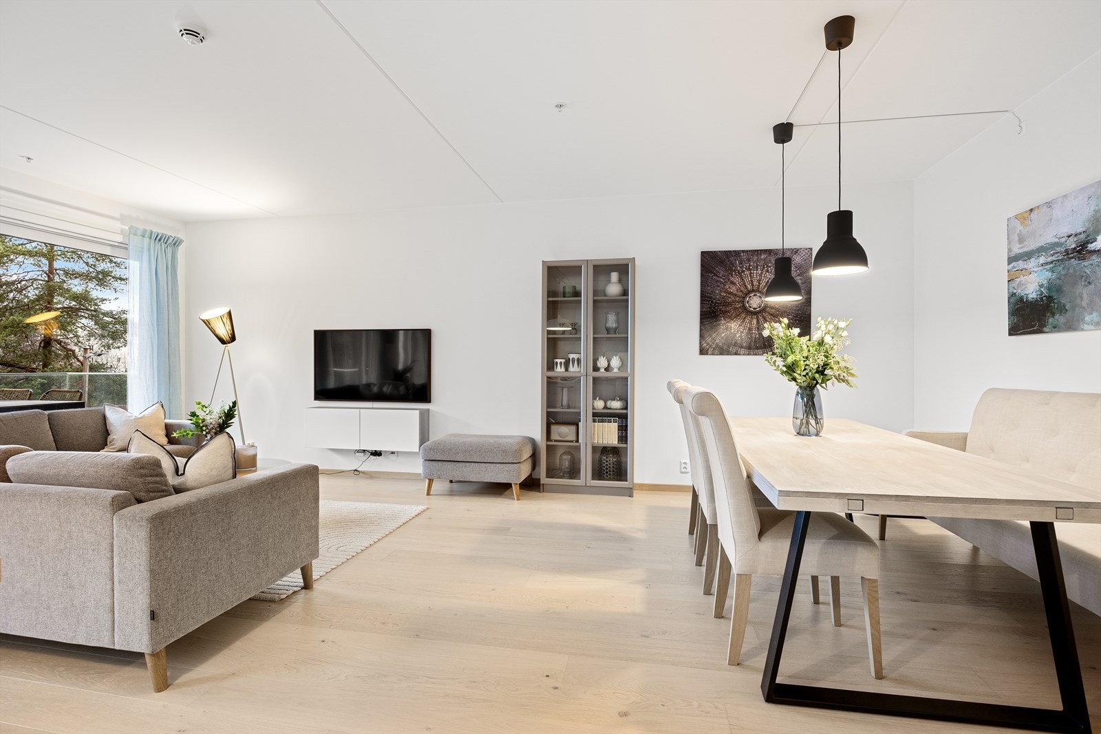 Her ligger alt til rette for å samle familie og gjester til hyggelige måltider. Galleribilde