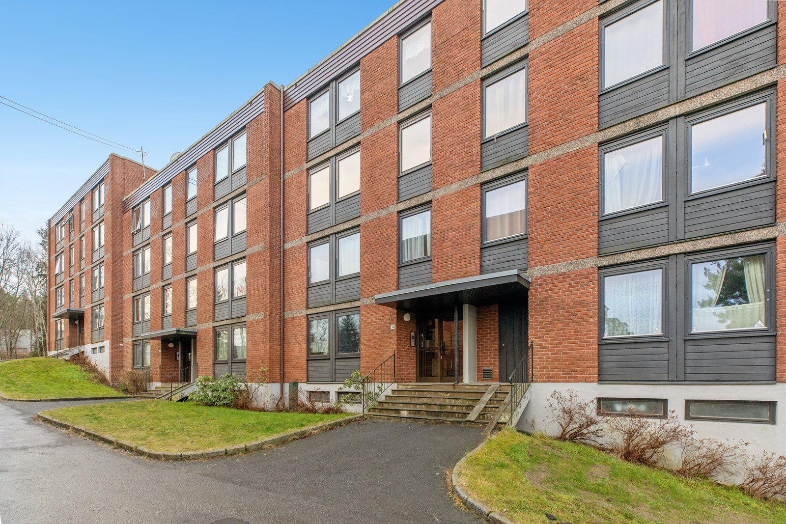 Sameiet ligger høyt og fritt i naturskjønne omgivelser med Østmarka og et rikt tur- og friluftsliv rett utenfor døren. Galleribilde