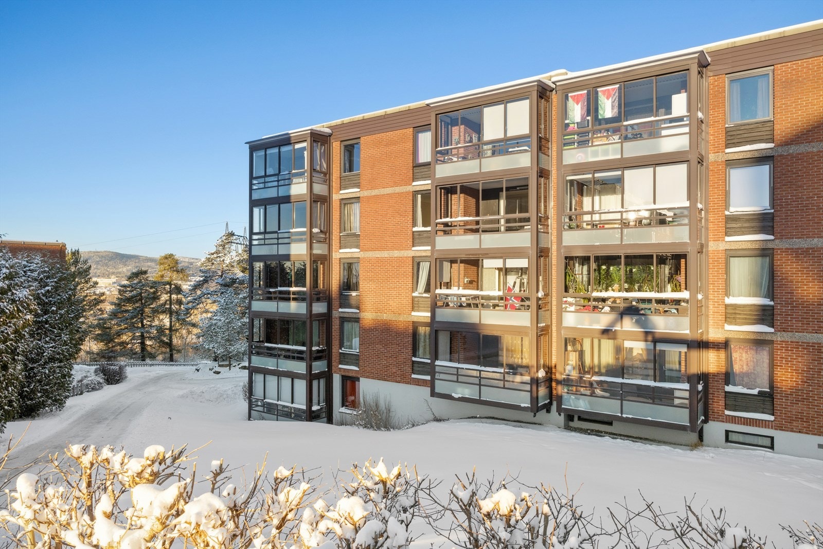 Leiligheten ligger i byggets 3. etasje. Galleribilde