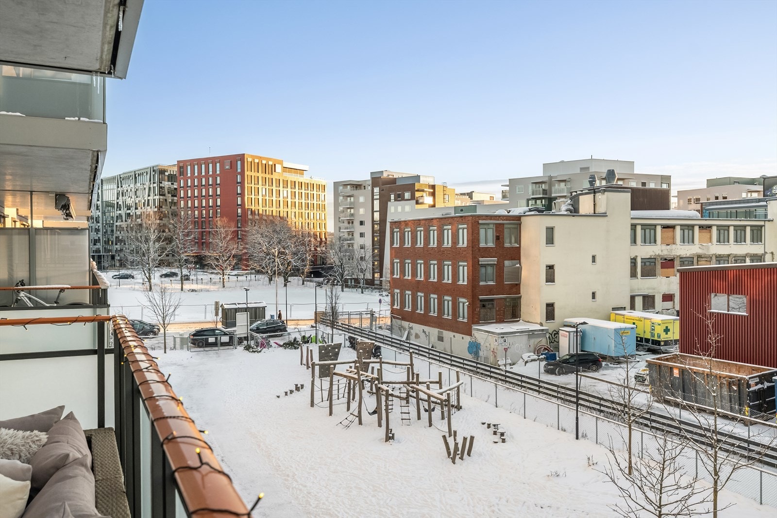 På sommerhalvåret kan du enkelt åpne døren og sømløst binde ute- og innerom sammen. Galleribilde