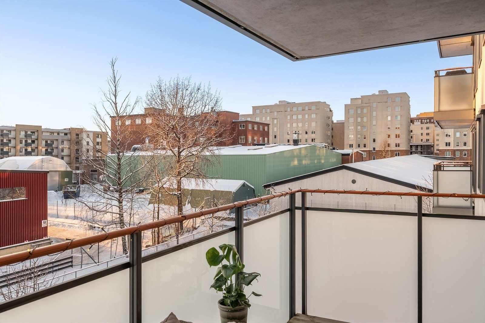 De rolige omgivelsene gjør balkongen til det perfekte stedet å trekke seg tilbake. Galleribilde