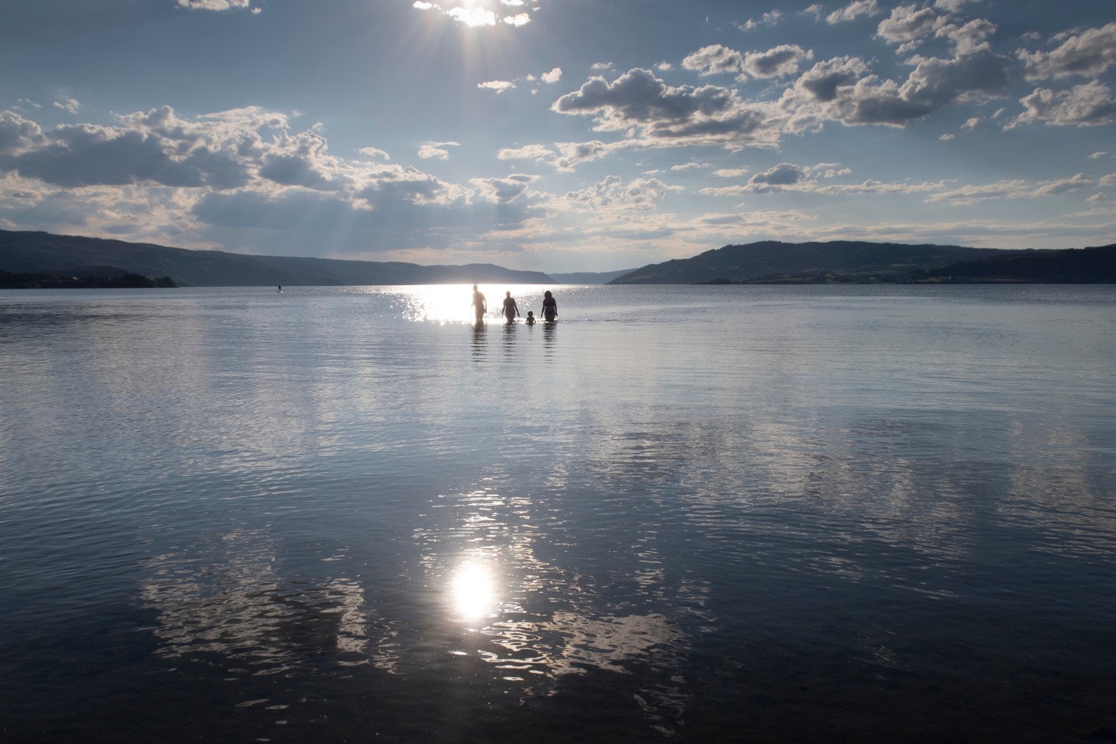 Vikaengene tilbyr 3 km sammenhengende sandstrand. Stranden er et yndet mål for badegjester. Galleribilde
