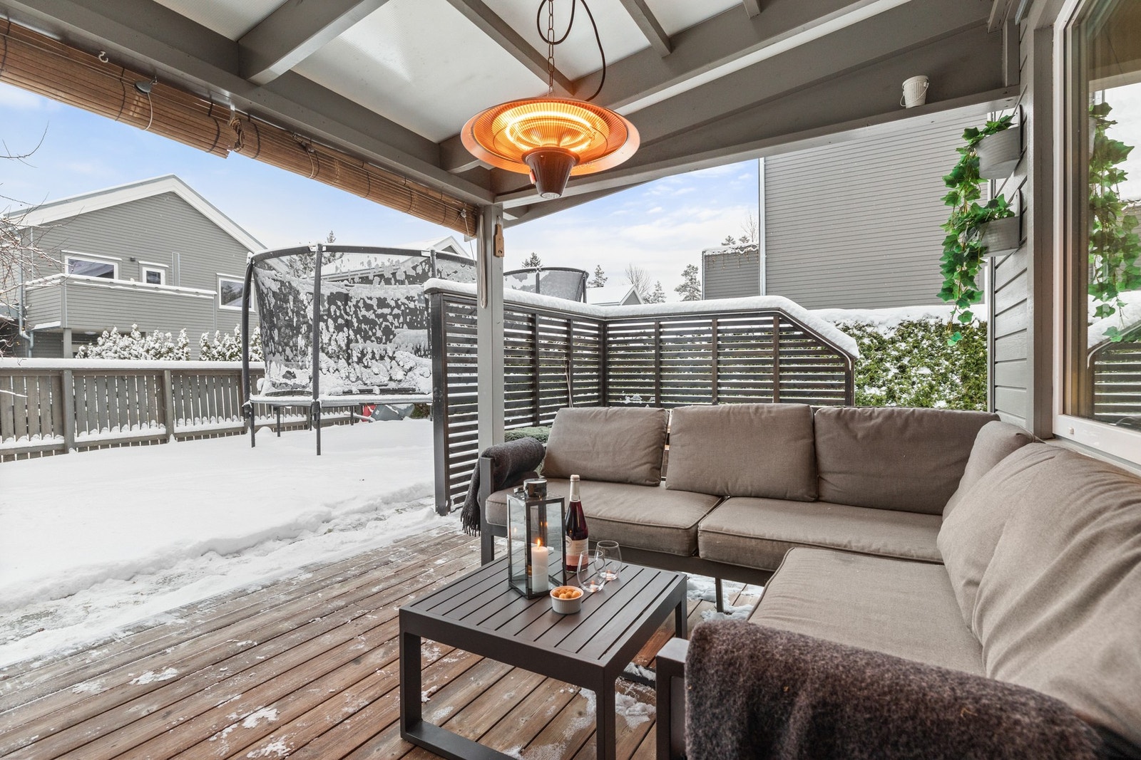 Her har du god plass til hyggelig sittegruppe. Galleribilde