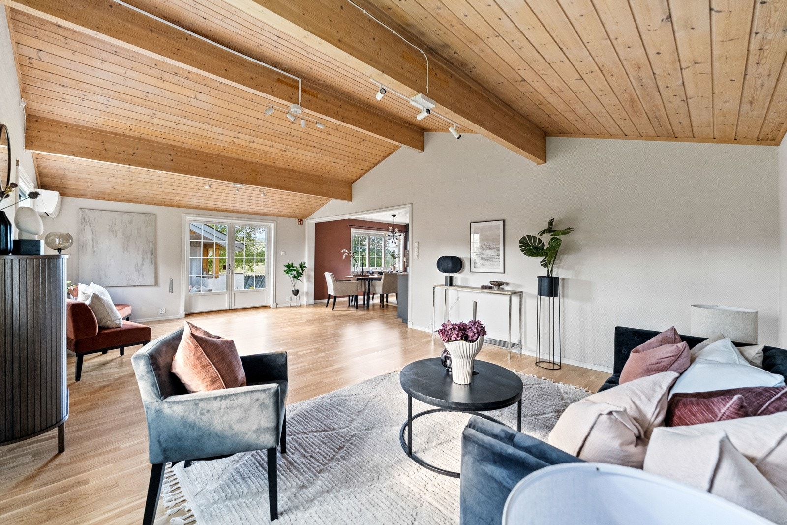 Hovedstue med meget god takhøyde Galleribilde