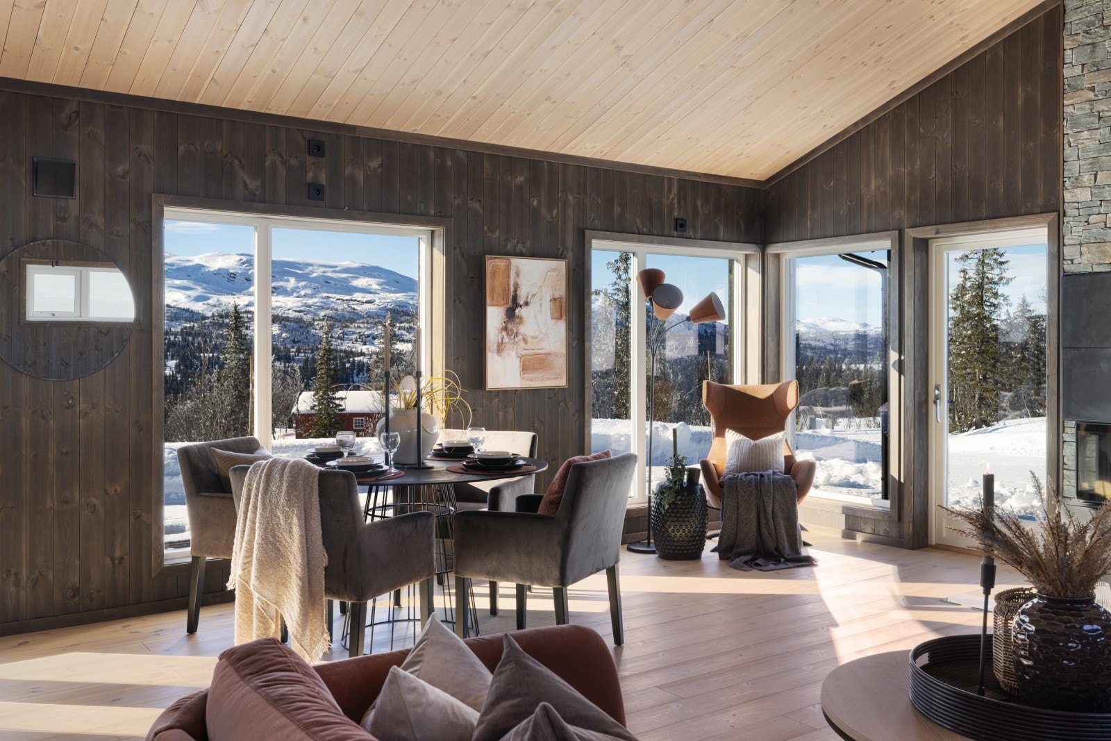 Velkommen til Fjellstadstræta 8 - en innbydende fritidsbolig med perfekt beliggenhet på Synnfjell! Galleribilde